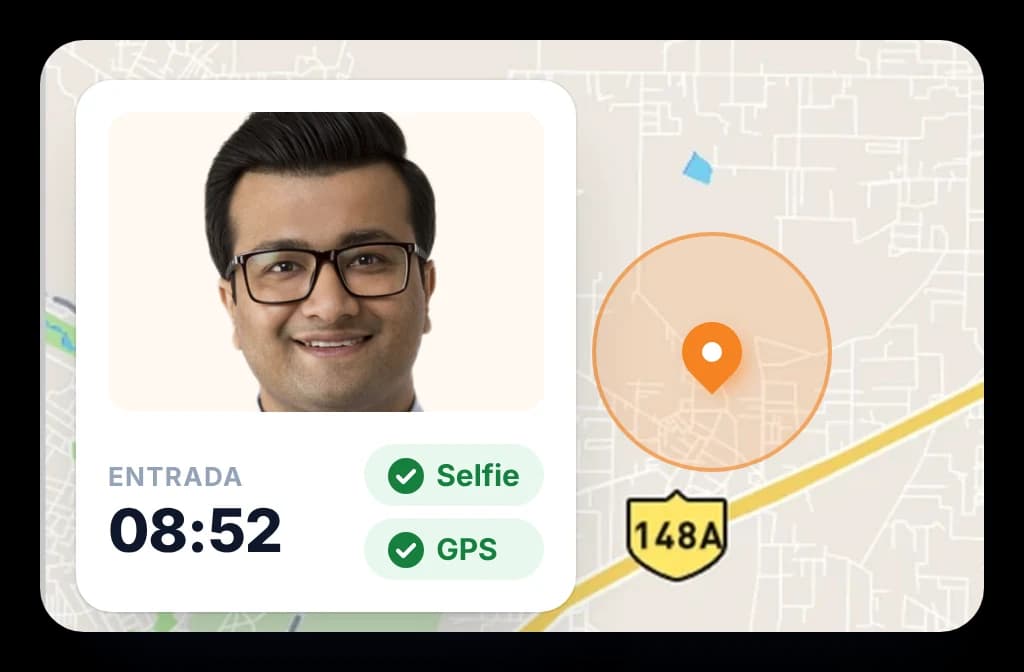 Registro de entrada del visitador médico con selfie en vivo y ubicación GPS en el mapa, con la hora